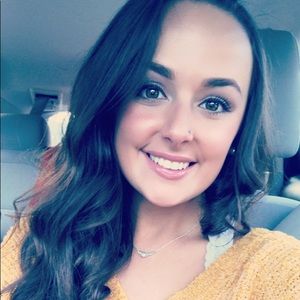 Meet your Posher, Olivia